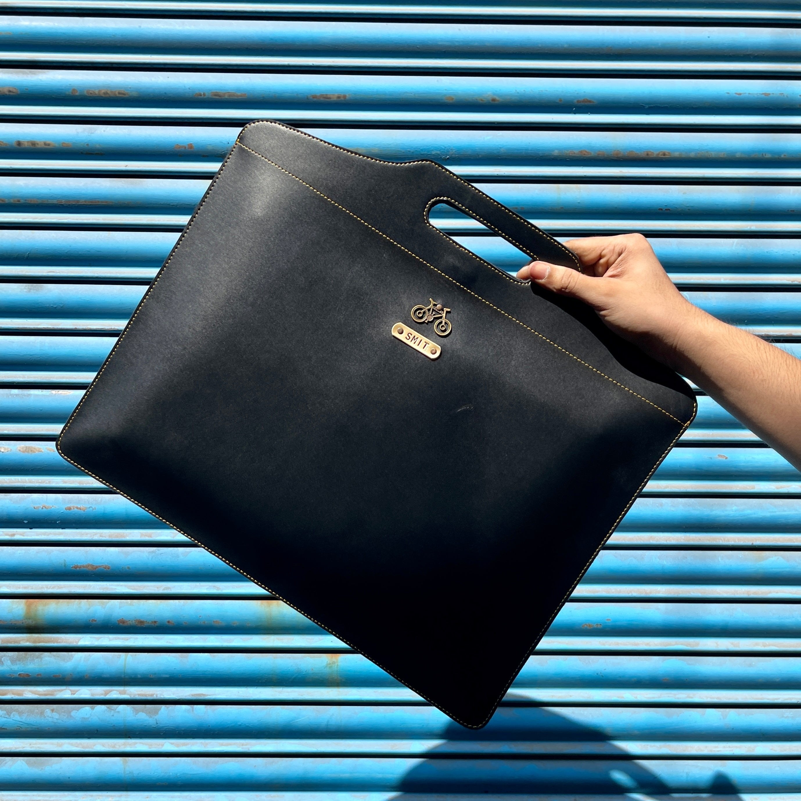 Personalised Laptop Holder - The Gifting Era