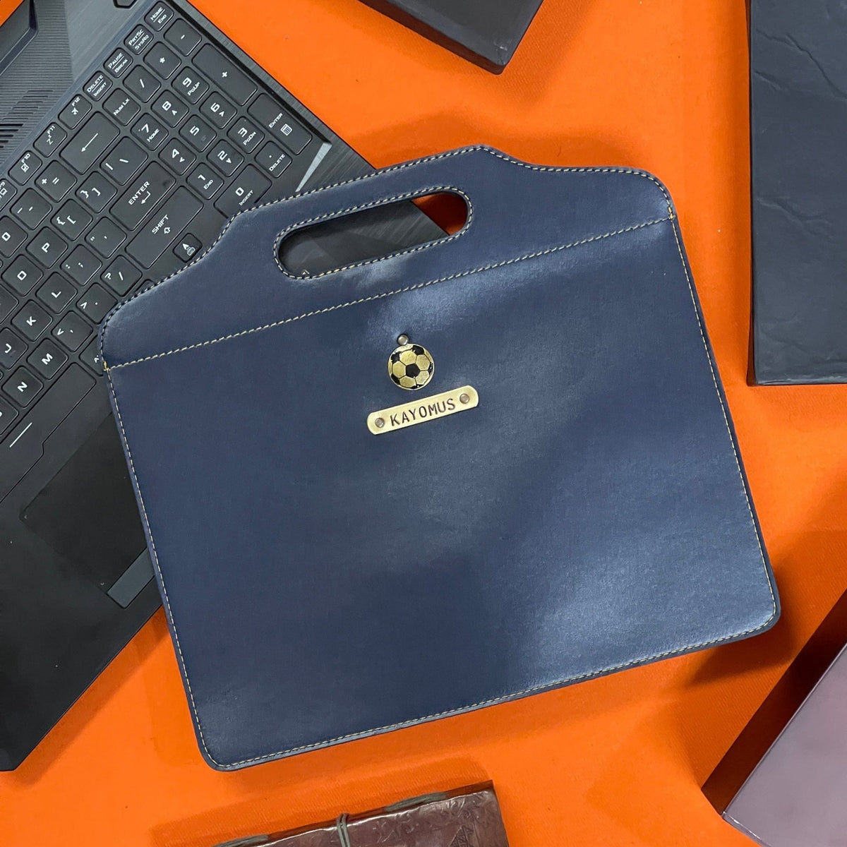 Personalised Laptop Holder - LH - The Gifting Era