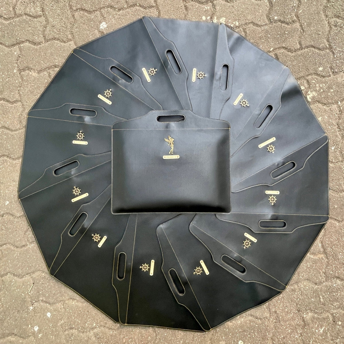 Personalised Laptop Holder - LH - The Gifting Era