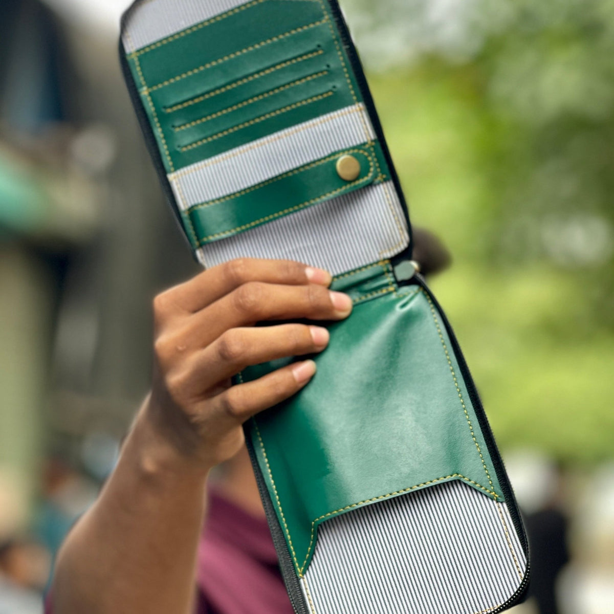 Personalised Mobile Holder - MH - The Gifting Era