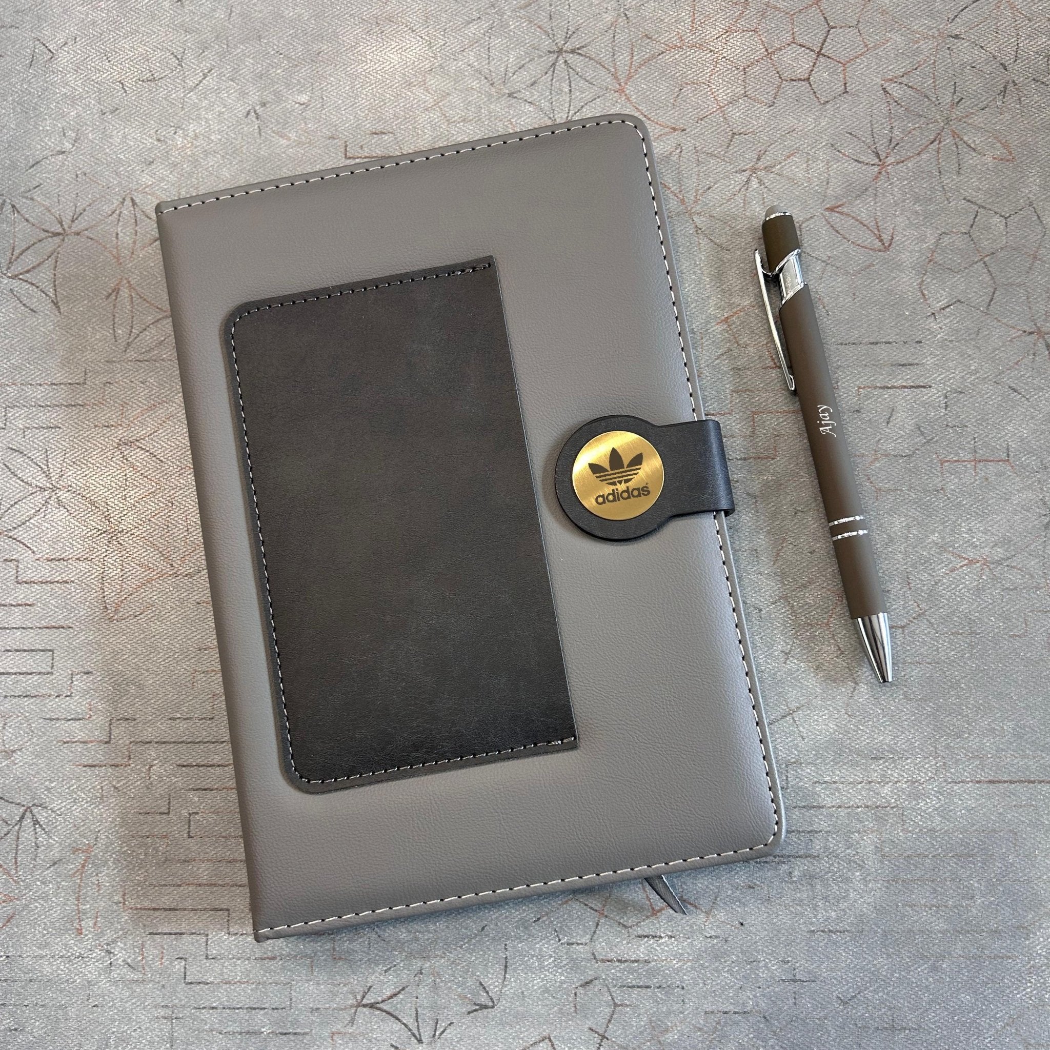Personalised Premium Travel Leather Diary & Pen Set - The Gifting Era